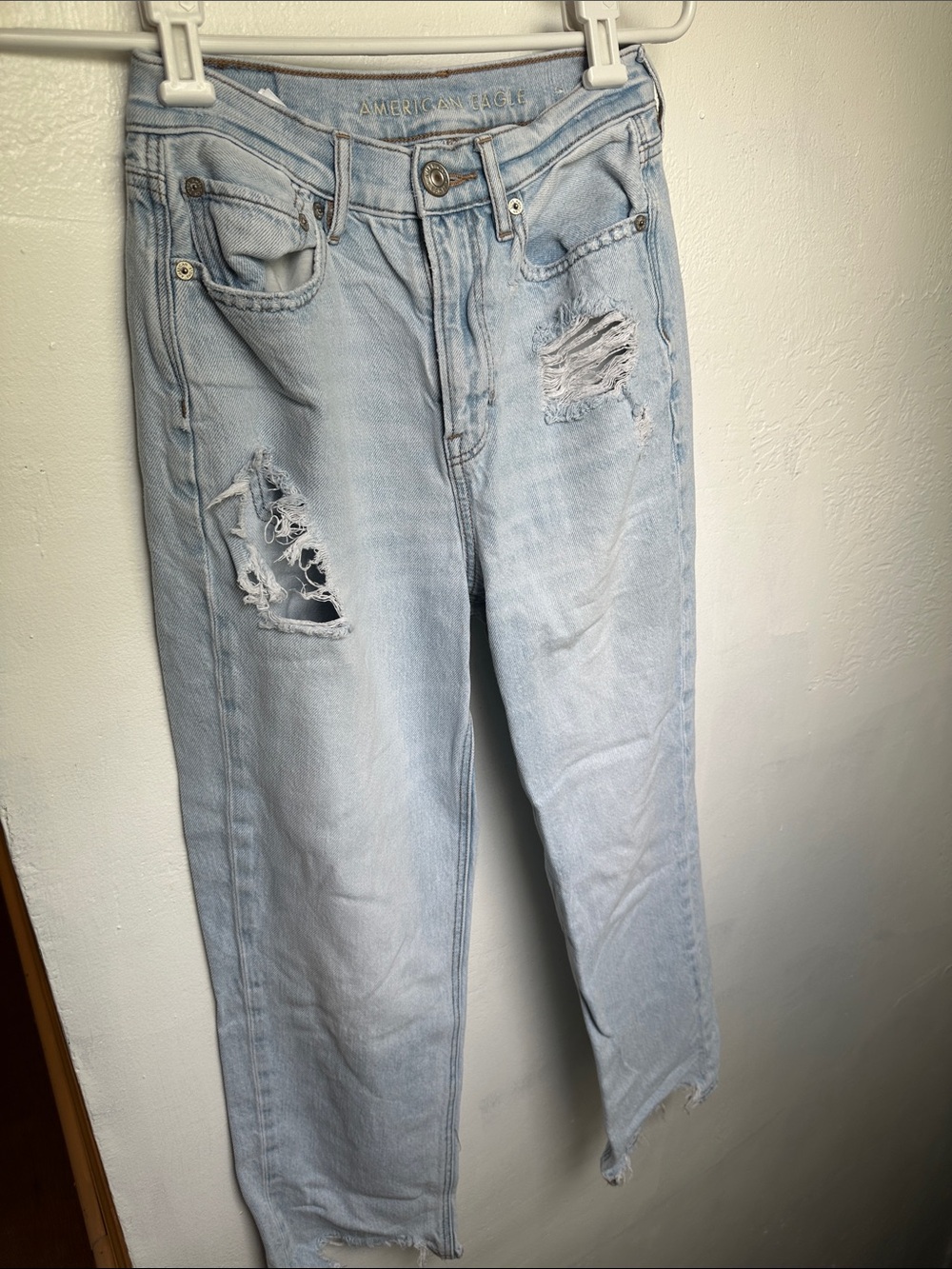American Eagle Outfitters Light Blue Boyfriend Ripped Jeans